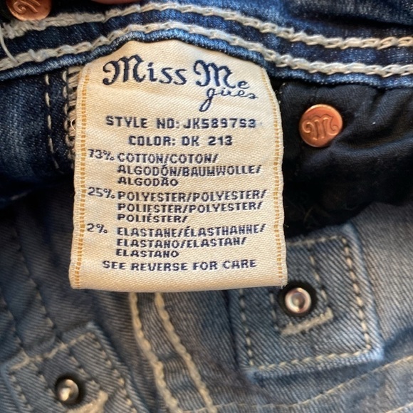 Miss Me Girl Jeans size 8 Denim with Rhinestones on Back Pockets Great Condition - Picture 7 of 10